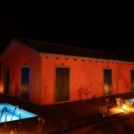 Throisma With Private Pool & Parking Apartman